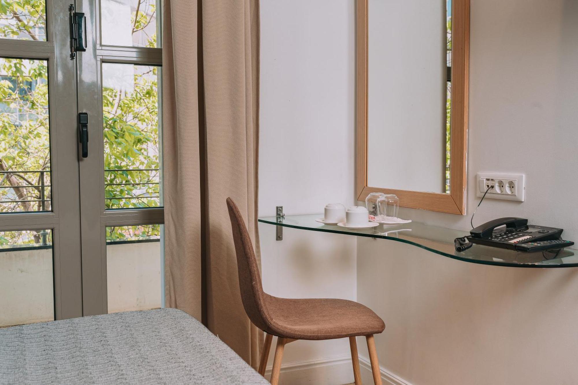 Chic Hotel Афины Экстерьер фото